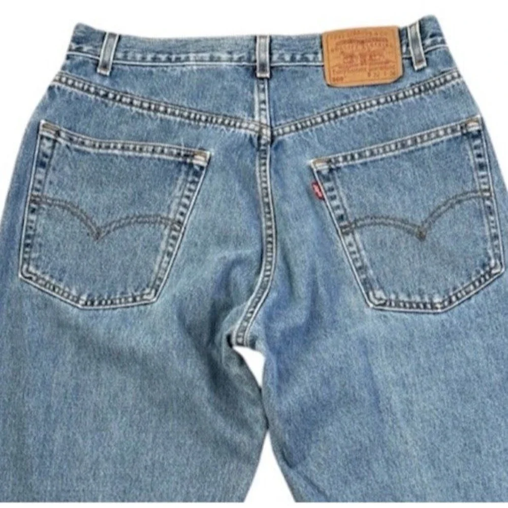 Vintage Levi's 569 Large Straight Fit Denim Jeans Light Wash Men’s Size 32 By 36